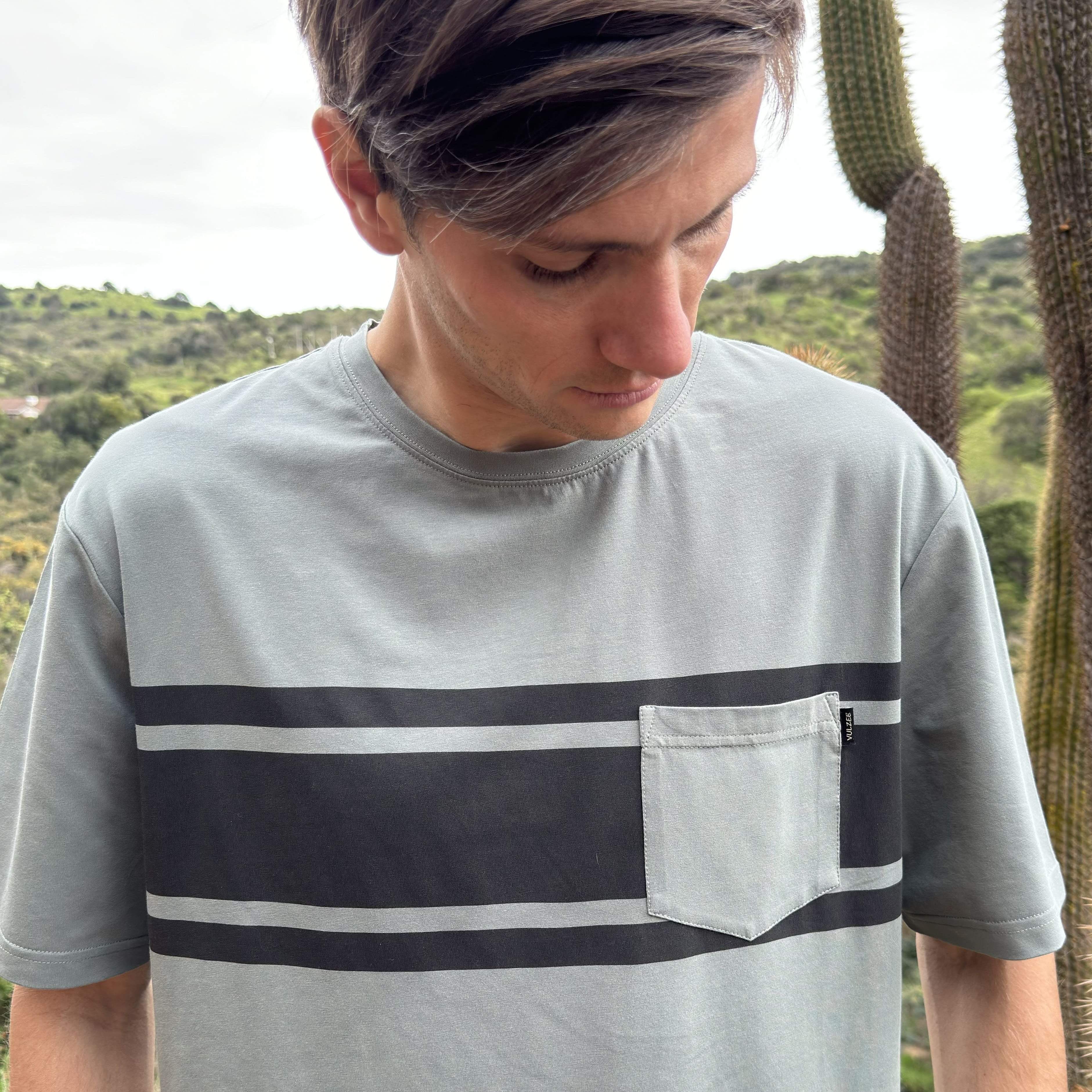 POLERA MC PLAIN POCKET VERDE