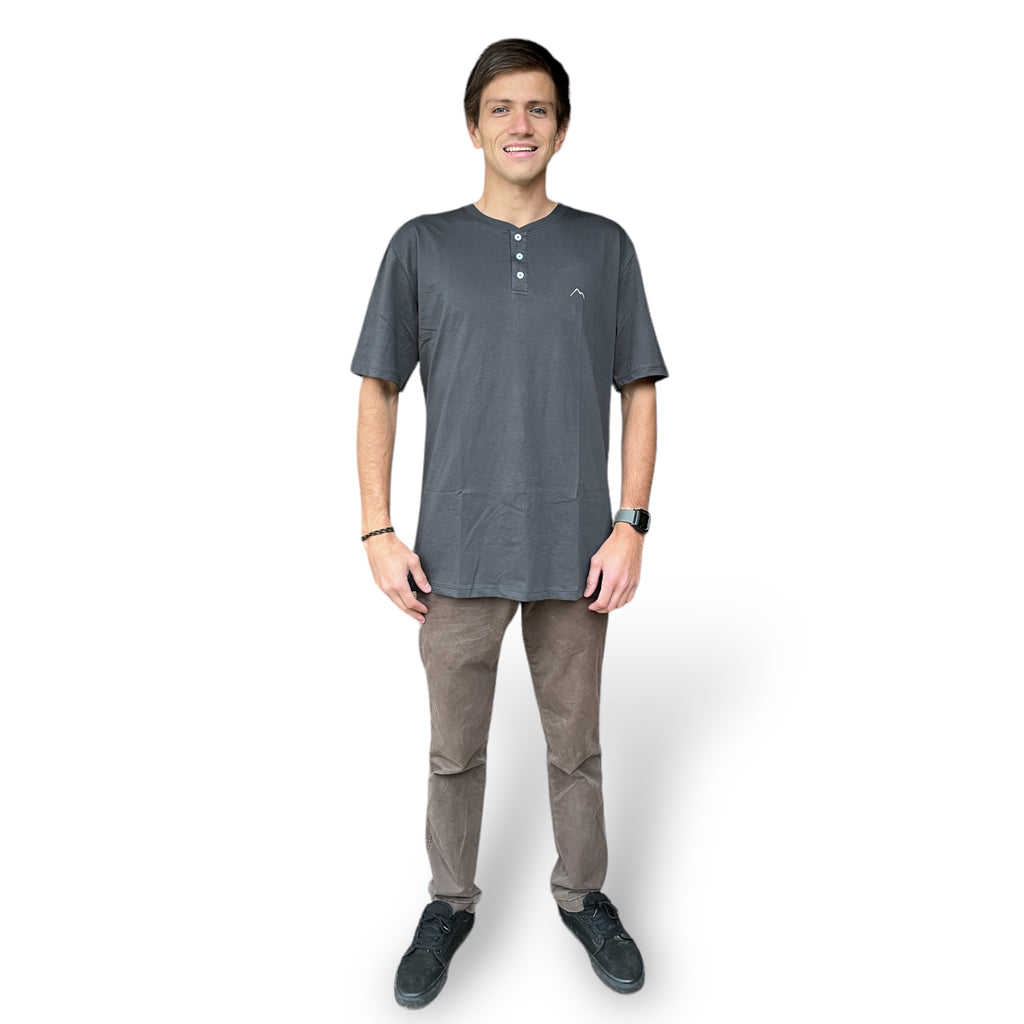 POLERA MANGA CORTA HOMBRE HENLEY GRAFITO