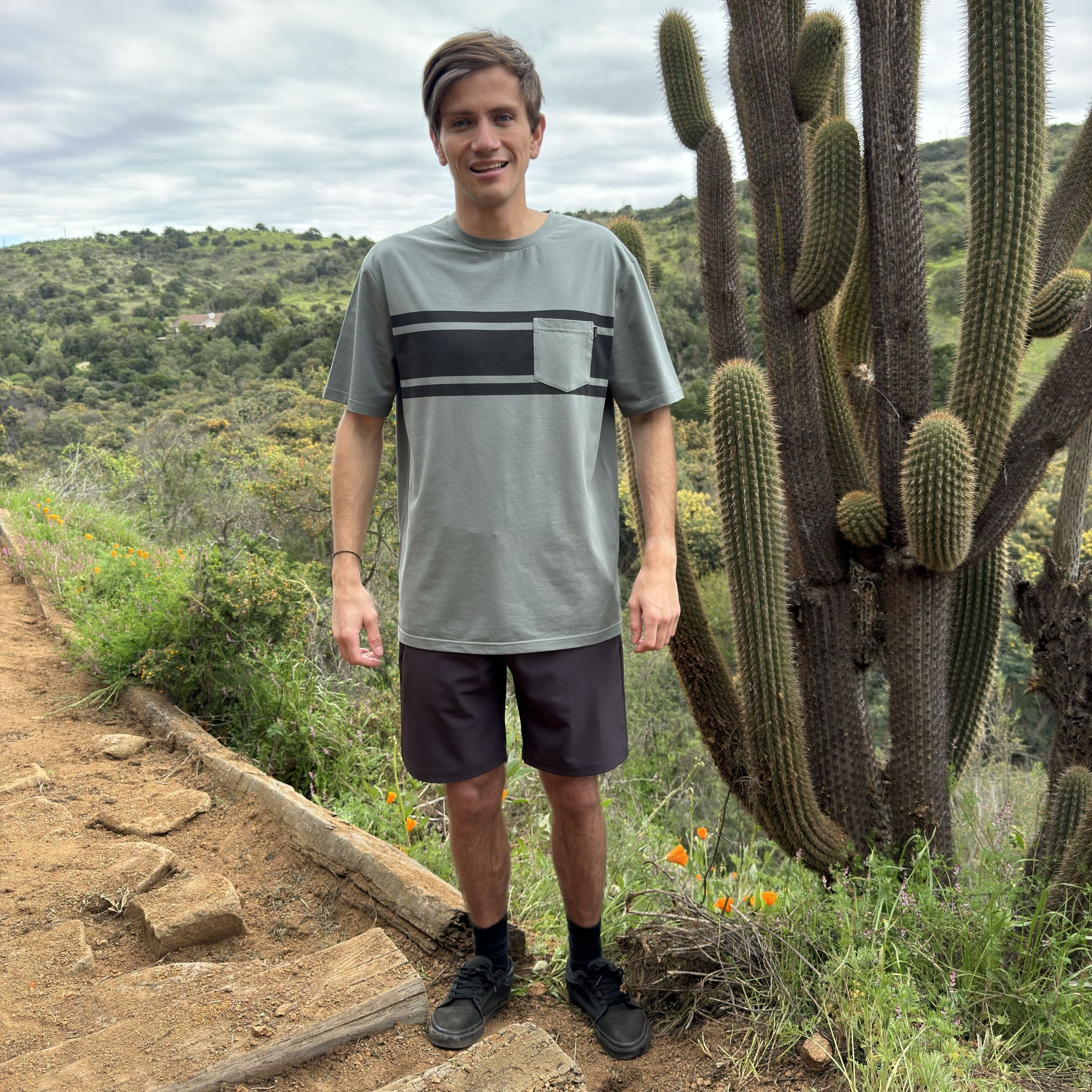 POLERA MC PLAIN POCKET VERDE