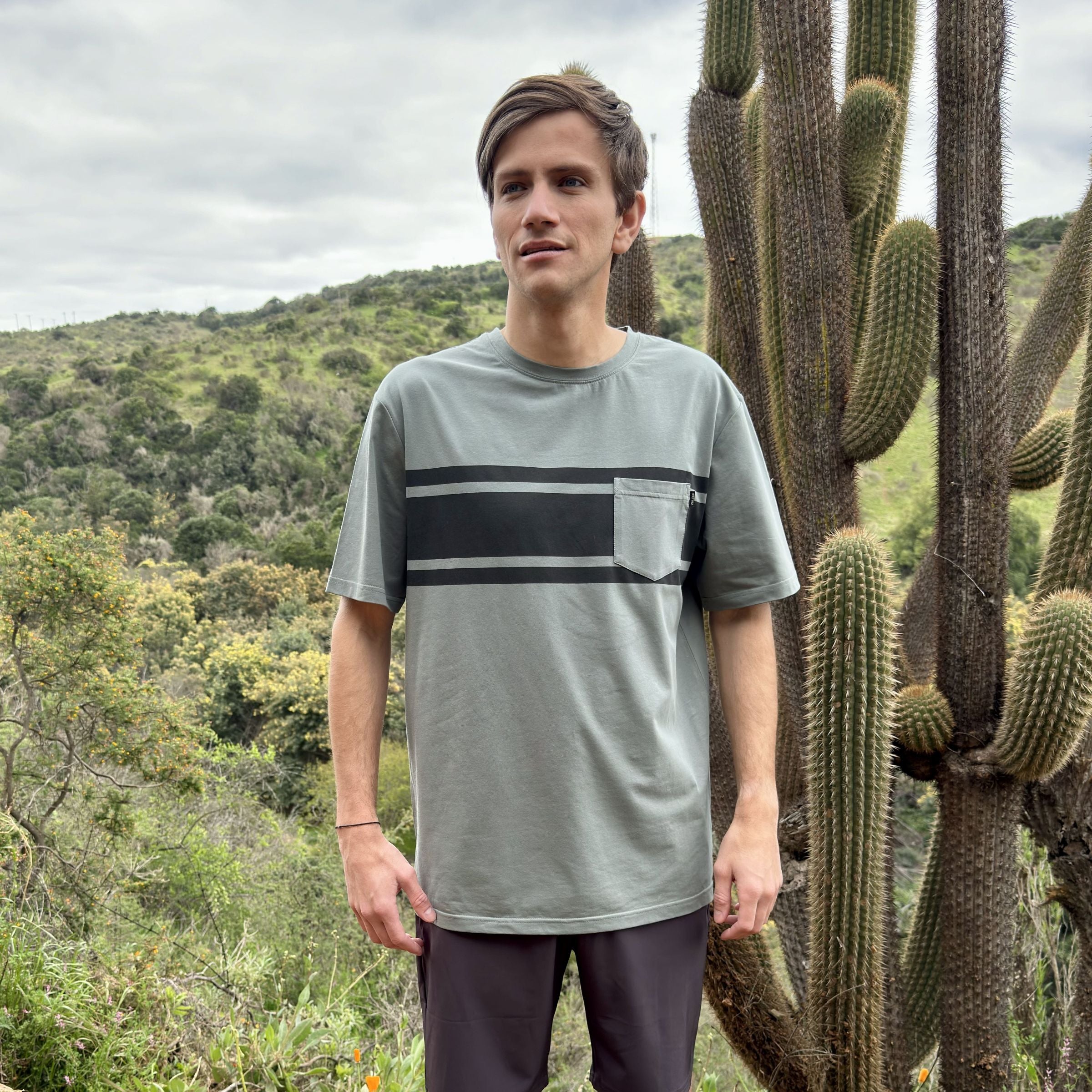 POLERA MC PLAIN POCKET VERDE