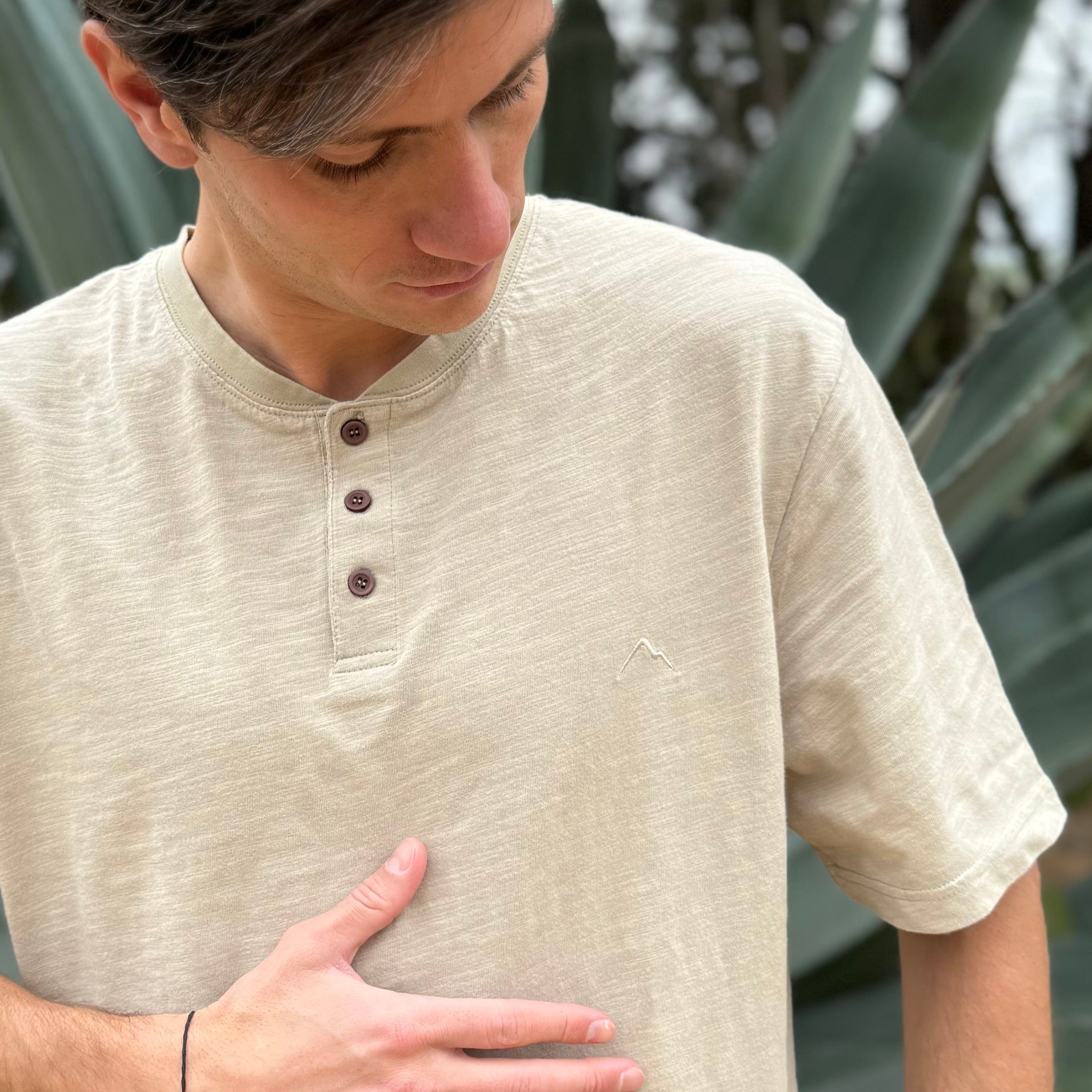 POLERA MC HENLEY SLUB VERDE